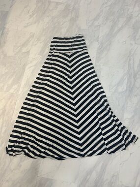 Black & White Chevron Maxi Skirt - Women's Striped Flare